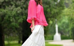 小红输了被小明整1000字